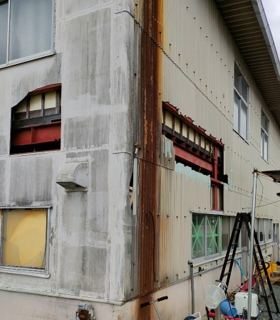 小波スレート倉庫外壁　補修工事前